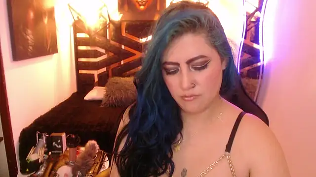 Snapshot of scarleth_blue chatting on May 2026 04:32:01 AM scarleth blue online show from May 2026 04:32:01 AM