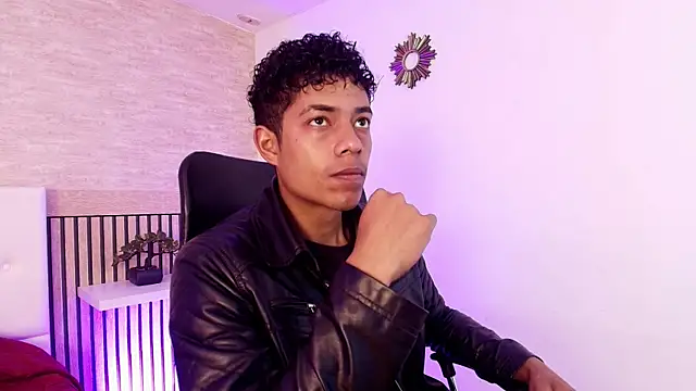 Snapshot of wagz chatting on December 2025 12:25:01 PM wagz online show from December 2025 12:25:01 PM