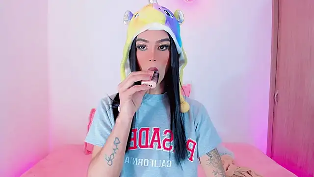 Ashley Reminton online show from March 2025 10:56:02 AM