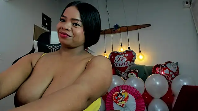 Any topless online show from February 2025 03:10:02 PM