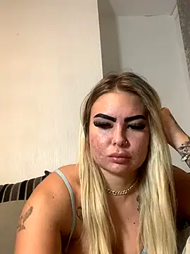 Snapshot of UKJuicyPrincess chatting on December 2024 12:24:01 AM UKJuicyPrincess online show from December 2024 12:24:01 AM