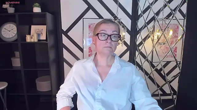 AlexandraKind online show from February 2025 04:46:01 PM