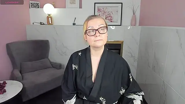 AlexandraKind online show from February 2025 02:56:01 AM