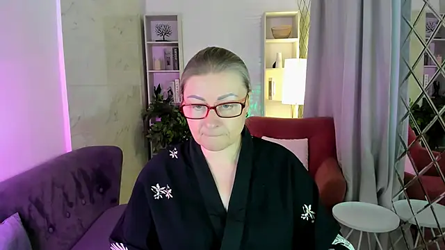 AlexandraKind online show from November 2025 08:31:01 PM