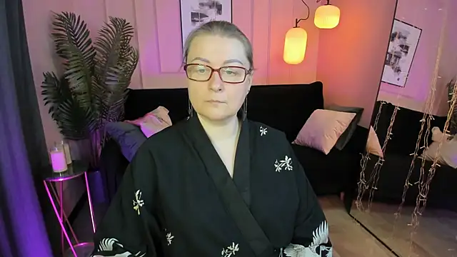 AlexandraKind online show from February 2026 01:37:02 PM