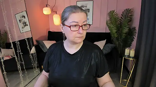 AlexandraKind online show from February 2026 01:36:02 PM