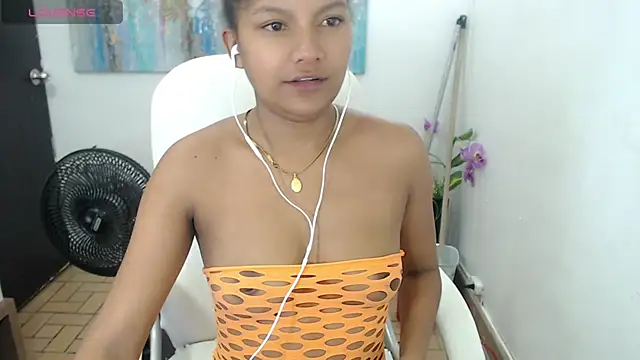 Snapshot of elly_willis chatting on March 2025 01:51:01 PM elly willis online show from March 2025 01:51:01 PM