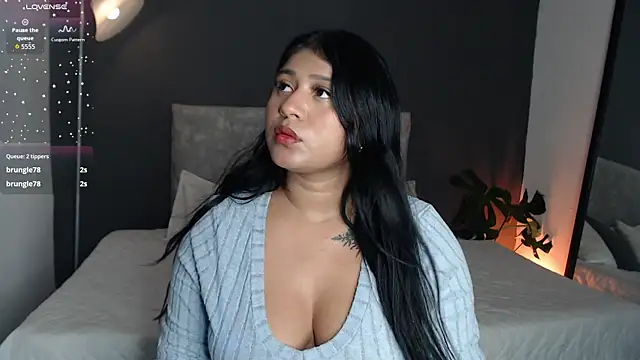 Snapshot of alinakiss chatting on June 2026 04:03:01 AM alinakiss online show from June 2026 04:03:01 AM