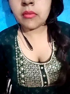 Snapshot of Love-Veronica chatting on May 2026 06:23:02 PM Love-Veronica online show from May 2026 06:23:02 PM