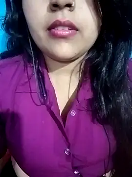 Snapshot of Love-Veronica chatting on May 2026 12:10:01 PM Love-Veronica online show from May 2026 12:10:01 PM