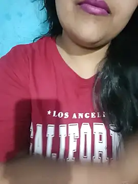Snapshot of Love-Veronica chatting on May 2026 06:04:02 PM Love-Veronica online show from May 2026 06:04:02 PM