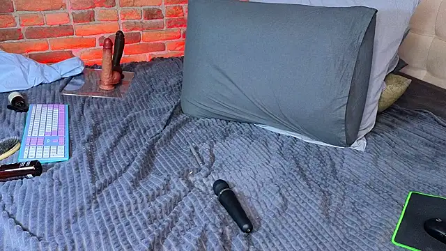 Snapshot of LinaQik chatting on December 2024 05:03:01 PM LinaQik online show from December 2024 05:03:01 PM