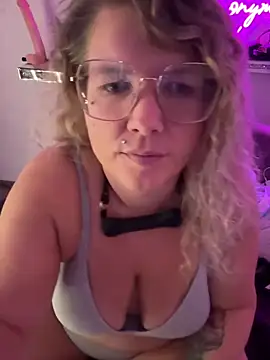 CurvyAnonymousGirl89 online show from September 2025 03:56:01 PM