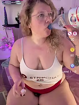 Snapshot of CurvyAnonymousGirl89 chatting on May 2026 06:42:02 AM CurvyAnonymousGirl89 online show from May 2026 06:42:02 AM