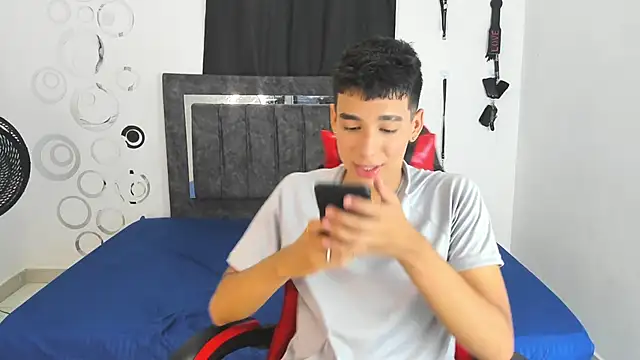 Snapshot of Harry_LatinBoy chatting on November 2025 06:30:01 PM Harry LatinBoy online show from November 2025 06:30:01 PM