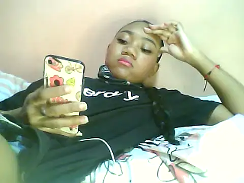 Snapshot of Fariana01 chatting on February 2025 03:08:02 AM Fariana01 online show from February 2025 03:08:02 AM