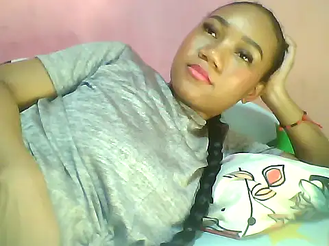 Snapshot of Fariana01 chatting on February 2025 01:52:02 AM Fariana01 online show from February 2025 01:52:02 AM