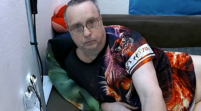 Snapshot of Manfred1012 chatting on February 2025 05:09:01 AM Manfred1012 online show from February 2025 05:09:01 AM