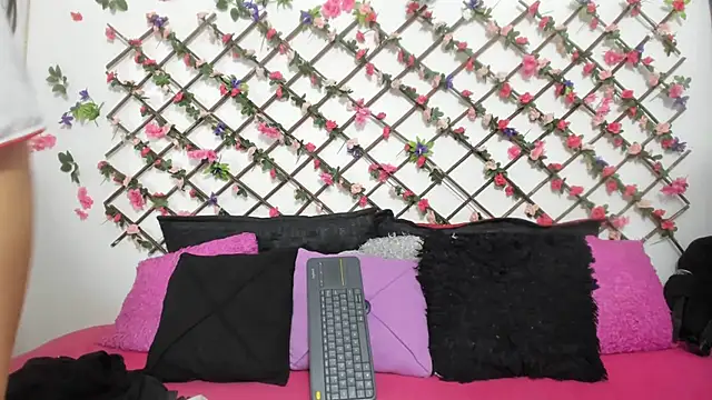 abby eemily online show from March 2025 07:05:02 PM