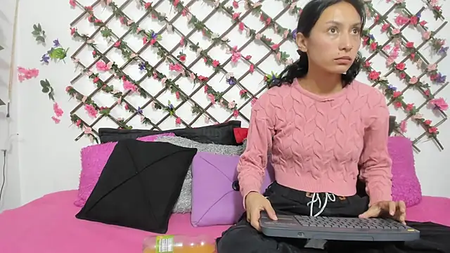 abby eemily online show from March 2025 07:10:01 PM