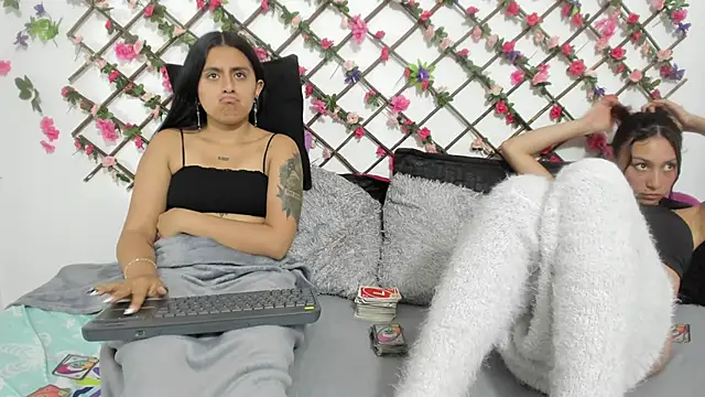 Snapshot of thedream_girls chatting on February 2025 08:50:02 PM thedream girls online show from February 2025 08:50:02 PM