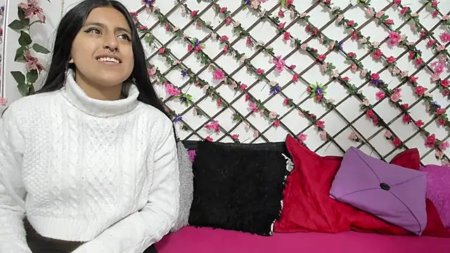 Snapshot of thedream_girls chatting on February 2025 11:33:01 AM thedream girls online show from February 2025 11:33:01 AM