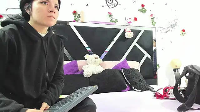 Snapshot of thedream_girls chatting on October 2025 12:01:02 PM thedream girls online show from October 2025 12:01:02 PM