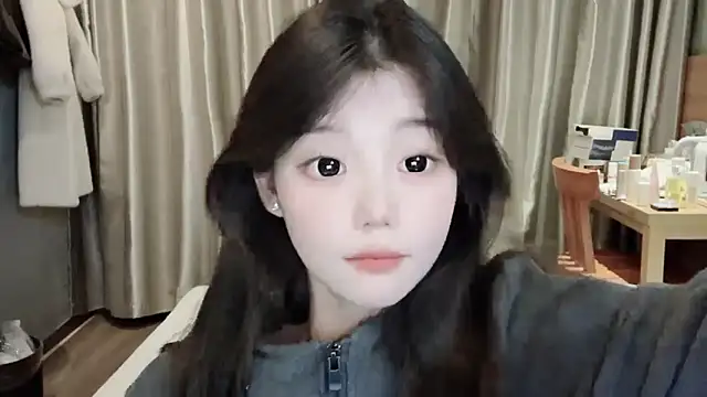 yangyang-1115 online show from February 2025 01:30:01 PM