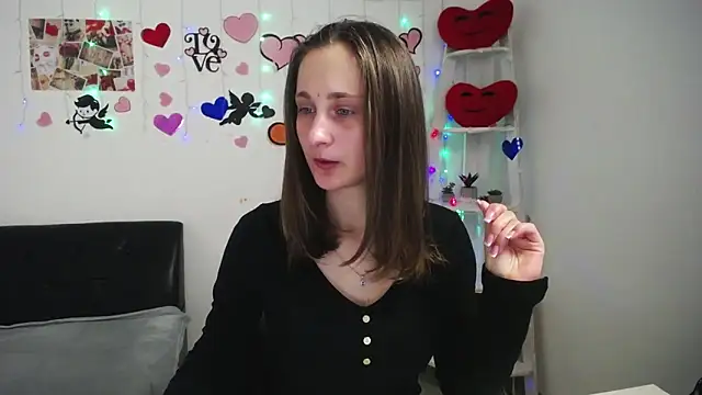 MichelLeee online show from February 2025 12:13:01 PM