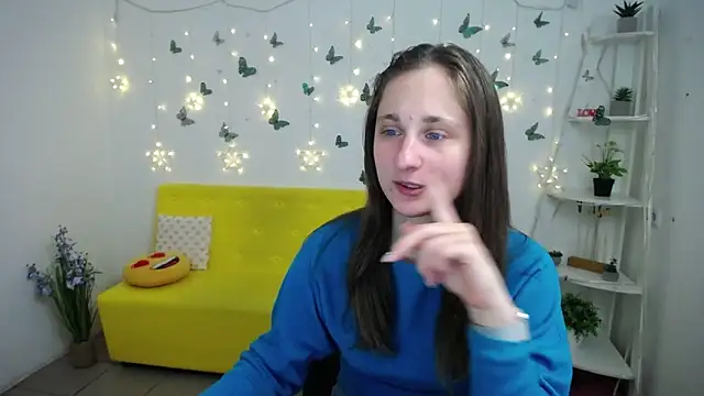 MichelLeee online show from April 2026 11:28:01 AM