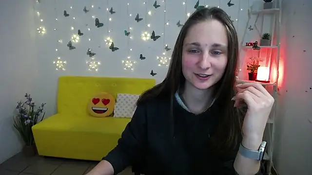 MichelLeee online show from April 2026 12:29:02 PM