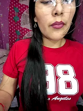 Snapshot of Velyn_18 chatting on December 2025 06:50:01 PM Velyn 18 online show from December 2025 06:50:01 PM