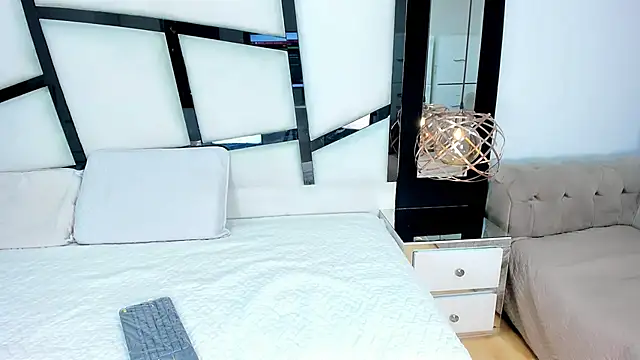 AriannaRussell  online show from February 2026 03:17:02 PM