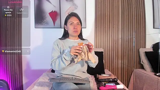 Ella Rousse online show from October 2025 12:14:02 PM