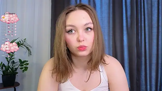Snapshot of GwendolynFinch chatting on March 2025 07:13:02 AM GwendolynFinch online show from March 2025 07:13:02 AM