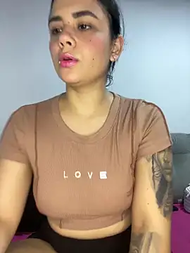 Leyna Kenet online show from February 2025 10:28:01 PM