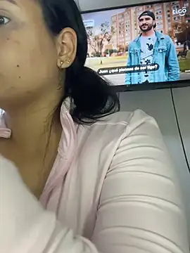 Leyna Kenet online show from February 2026 02:43:01 AM