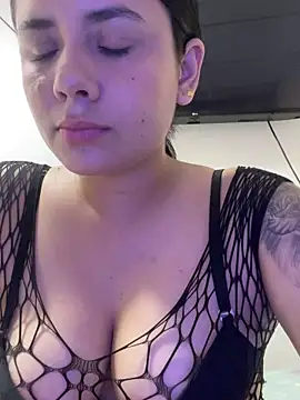 Leyna Kenet online show from April 2026 09:27:01 PM