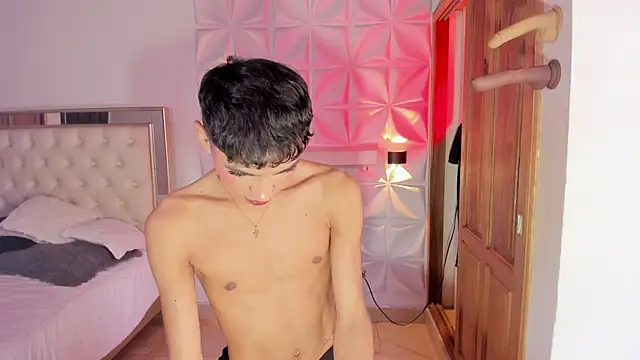 im sebaslopez online show from December 2025 04:25:01 PM