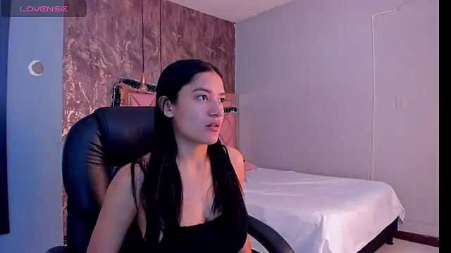 Snapshot of SKYLERWHIITEE chatting on December 2024 02:49:02 AM SKYLERWHIITEE online show from December 2024 02:49:02 AM