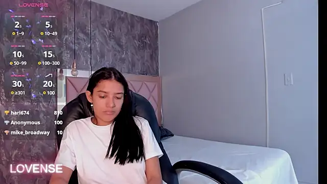 Snapshot of SKYLERWHIITEE chatting on February 2025 08:39:02 AM SKYLERWHIITEE online show from February 2025 08:39:02 AM