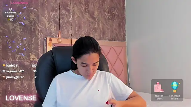 Snapshot of SKYLERWHIITEE chatting on March 2025 10:09:01 AM SKYLERWHIITEE online show from March 2025 10:09:01 AM