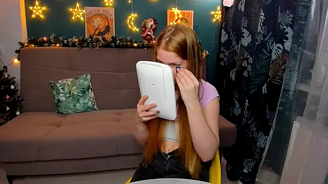 Snapshot of Xloe_Queen chatting on December 2024 03:00:01 PM Xloe Queen online show from December 2024 03:00:01 PM