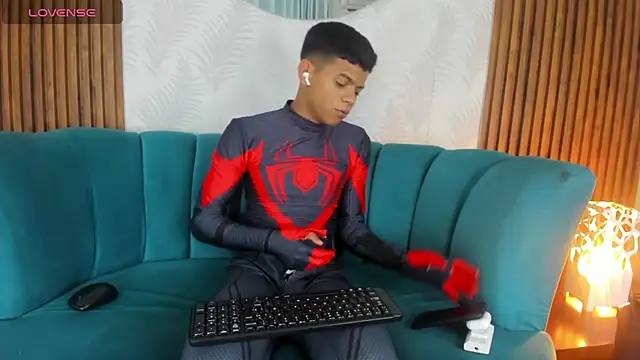 Snapshot of Jeffry_wolvess chatting on March 2025 06:21:02 PM Jeffry wolvess online show from March 2025 06:21:02 PM