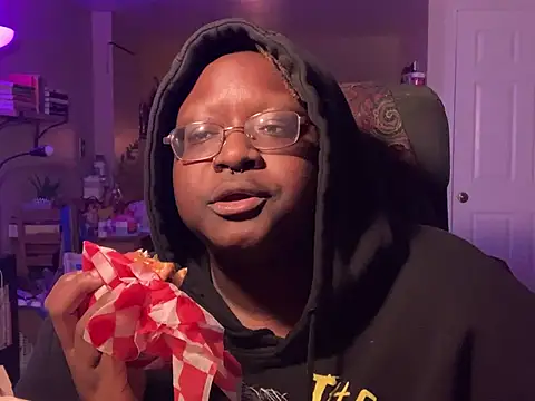 BigKittyRaven online show from December 2024 02:19:02 AM