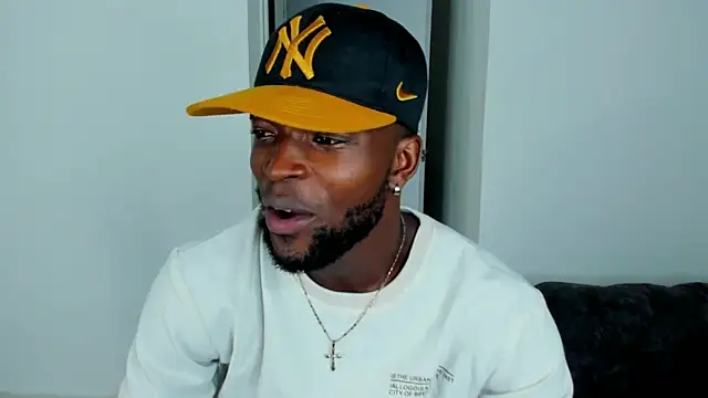 Dylan Taylor online show from October 2025 03:56:01 AM