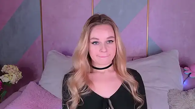 BeatriceEsmont online show from January 2025 11:21:02 PM