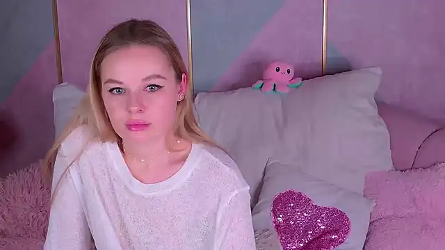 BeatriceEsmont online show from January 2025 01:05:02 AM