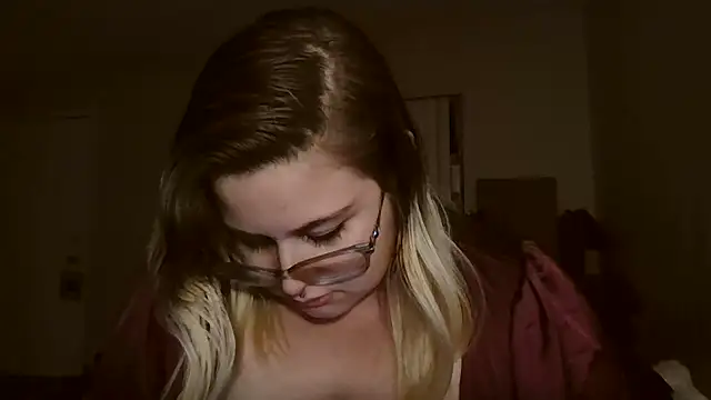 HoneyBear19 online show from December 2024 03:40:01 AM