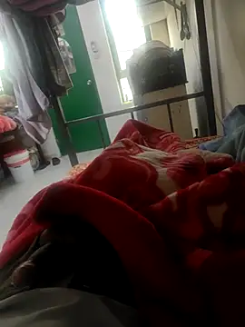 Snapshot of shale26 chatting on January 2025 04:44:01 AM shale26 online show from January 2025 04:44:01 AM